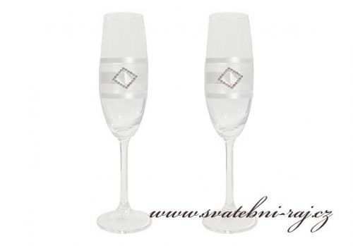 Zobrazit detail - Svatební skleničky se sponou