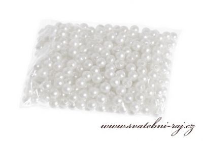 Bílé plastové perličky