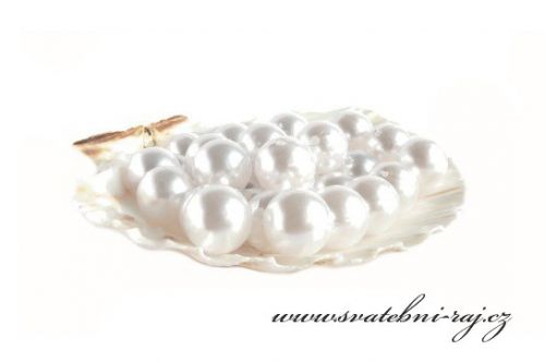 Bílé dekorační perličky