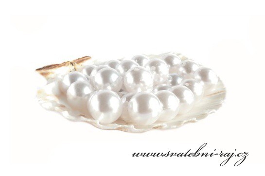 Bílé dekorační perličky