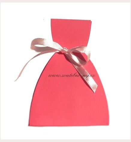 Krabička šaty v růžové barvě