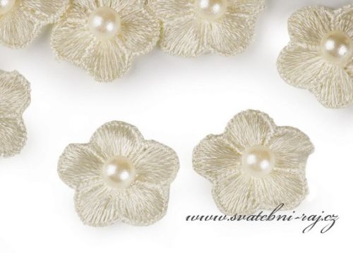 Zobrazit detail - Vyšívaný květ krémový s perlou